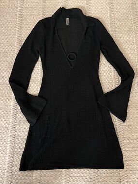 DEVON WINDSOR Black Knit Long-Sleeve V-Neck Dress with Ring Detail